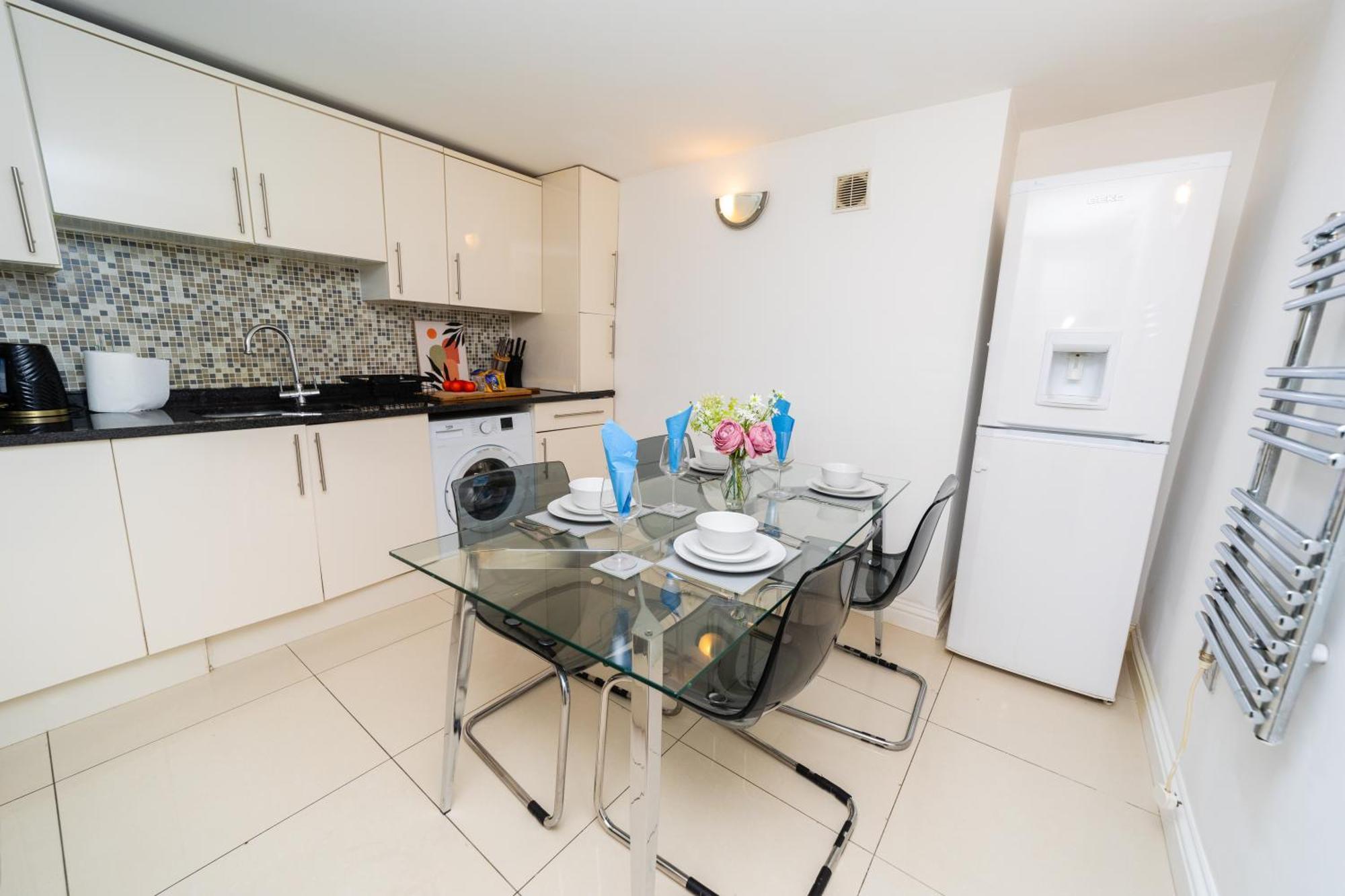 Spacious Flat With Patio & Parking In City Centre Reading Zewnętrze zdjęcie