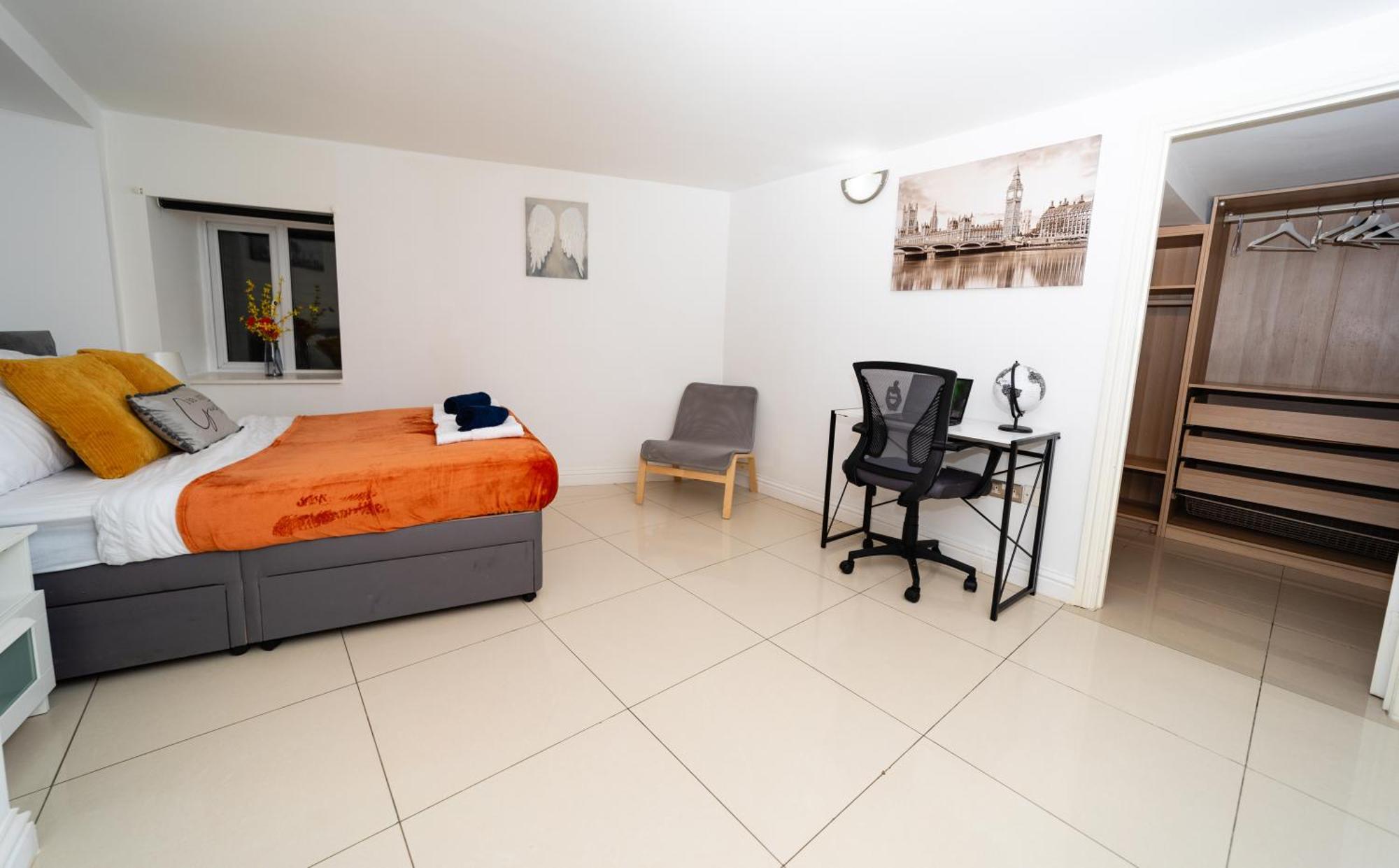 Spacious Flat With Patio & Parking In City Centre Reading Zewnętrze zdjęcie